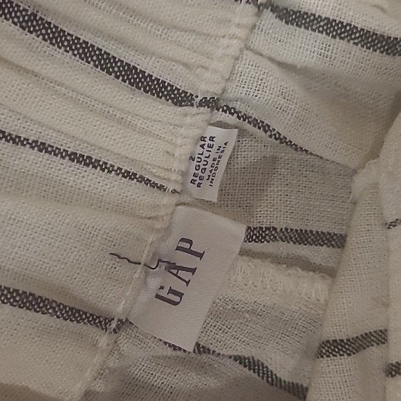 GAP Wide Legged Pants - Picture 4 of 5